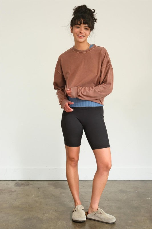 CREWNECK SWEATSHIRT WITH
RAW HEM