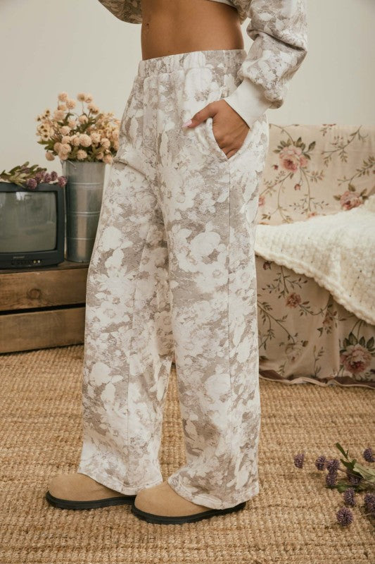 FLORA LOUNGE PANTS AND CREW KNIT SET