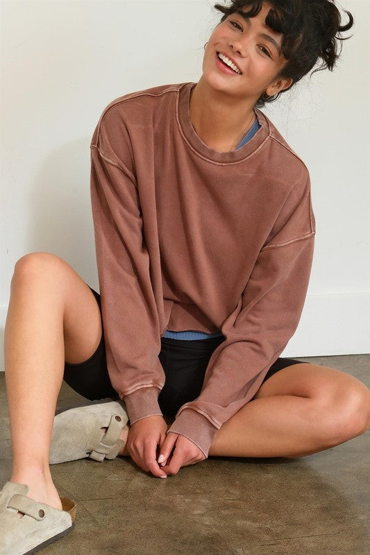 CREWNECK SWEATSHIRT WITH
RAW HEM