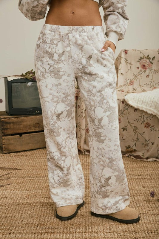 FLORA LOUNGE PANTS AND CREW KNIT SET
