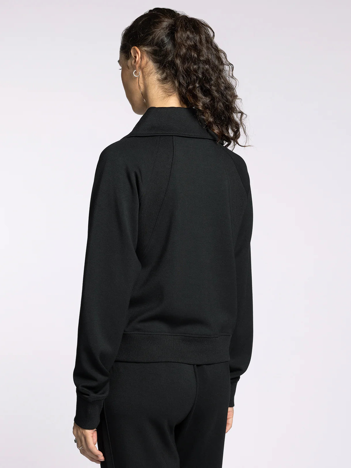 Kari Pullover Black