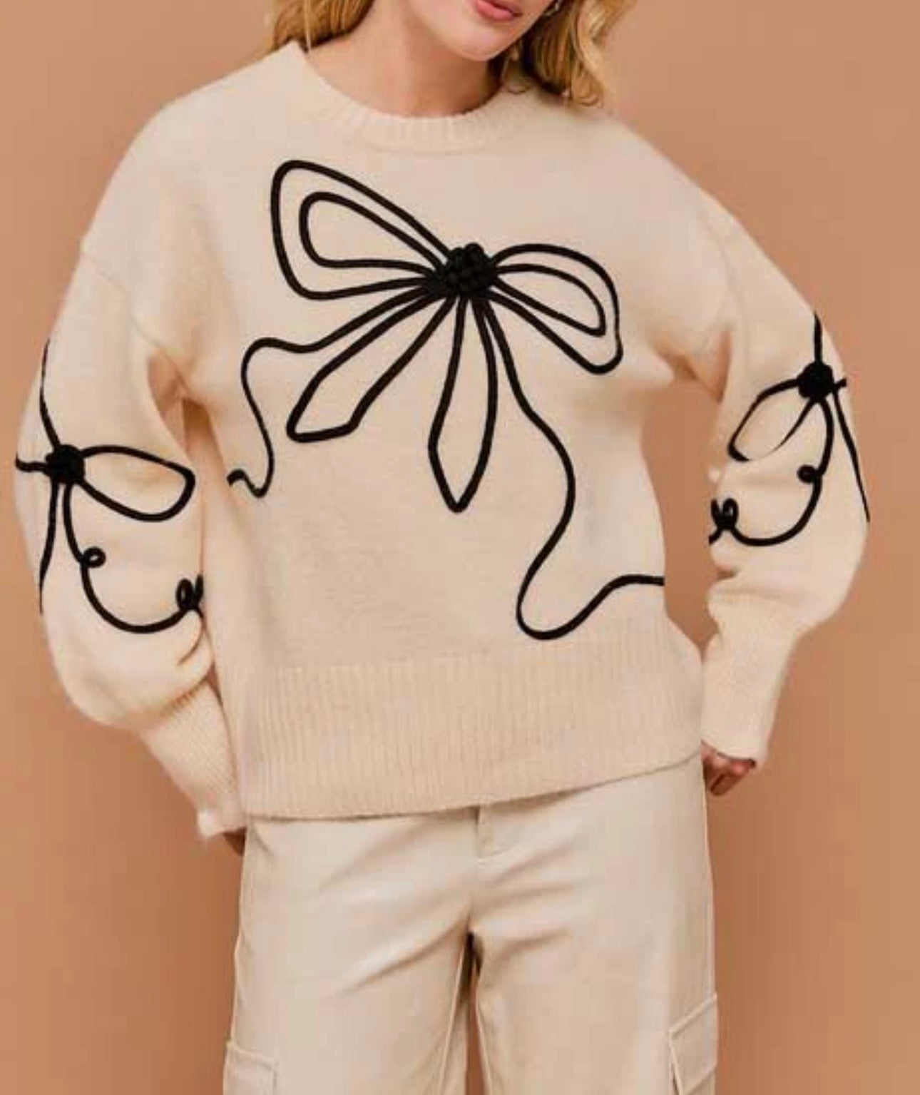 BOW CREW NECK SWEATER - CREAM/BLACK